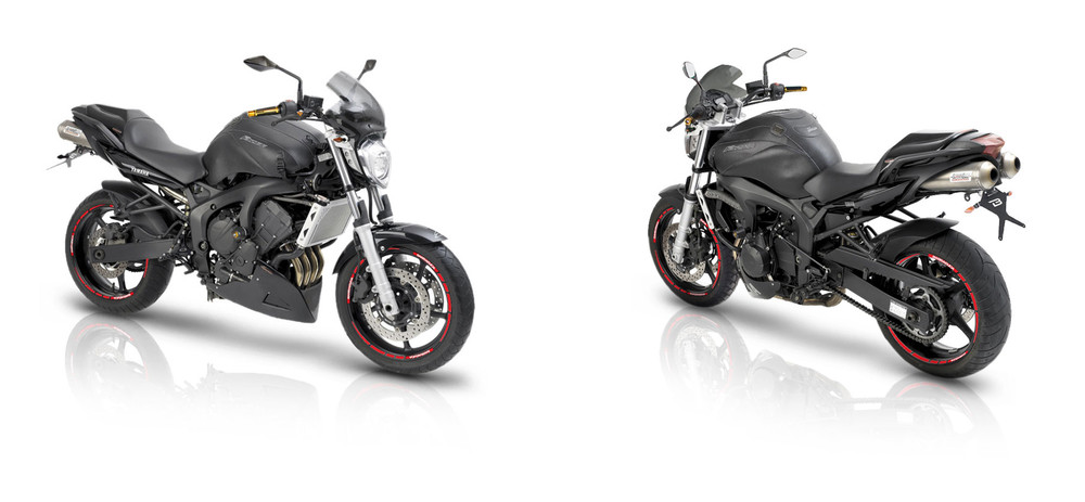 Manubrio Accossato Nero Per Yamaha FZ6 - Piega Media, Alluminio, Diametro 22 Mm, Made In Italy
